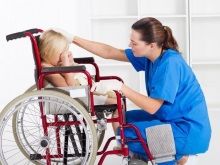 Как выбрать инвалидную коляску для ребенка