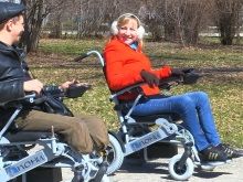 Особенности выбора коляски с электроприводом: на что следует обратить внимание