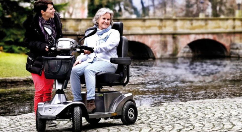 Электрические скутеры для инвалидов и пожилых людей