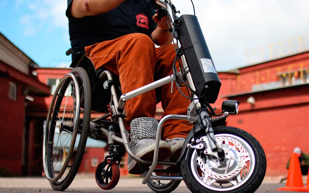 Электрическая приставка для инвалидной коляски фото