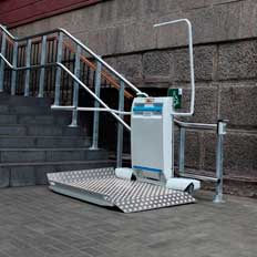 Наклонная подъемная платформа для инвалидов