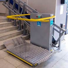 Подъемник по лестнице для инвалидов