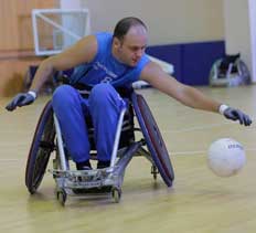 Спортивная инвалидная коляска для волейбола